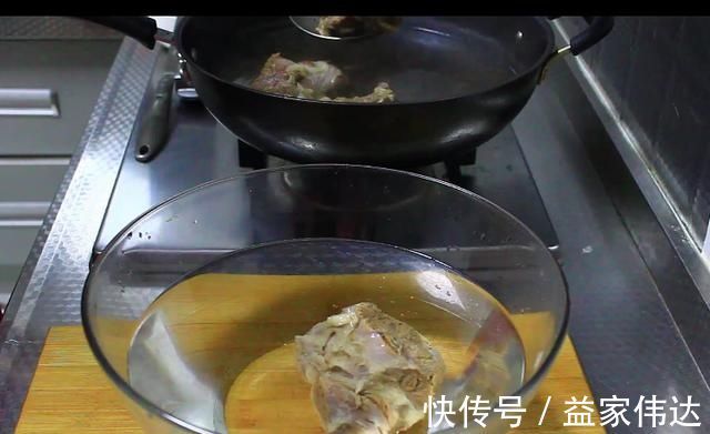 酱牛肉时,记住“1腌2泡”的窍门,牛肉香嫩无腥味,还缩水少