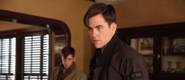 克里斯|超帅气男星私下竟是苍老阿伯样判若两人