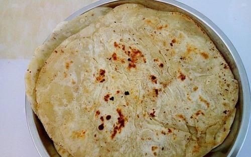 72岁外婆的烙饼秘方，只需注意“这2点”，外酥里软，凉了也不硬