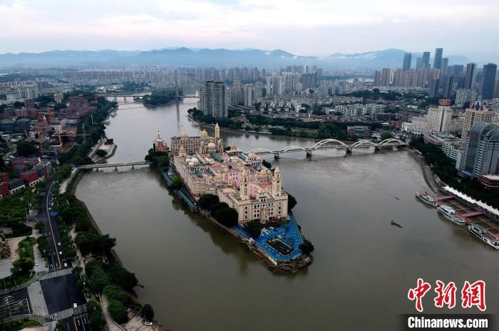 福州市区|航拍福州中洲岛宛如一艘蓝色巨轮