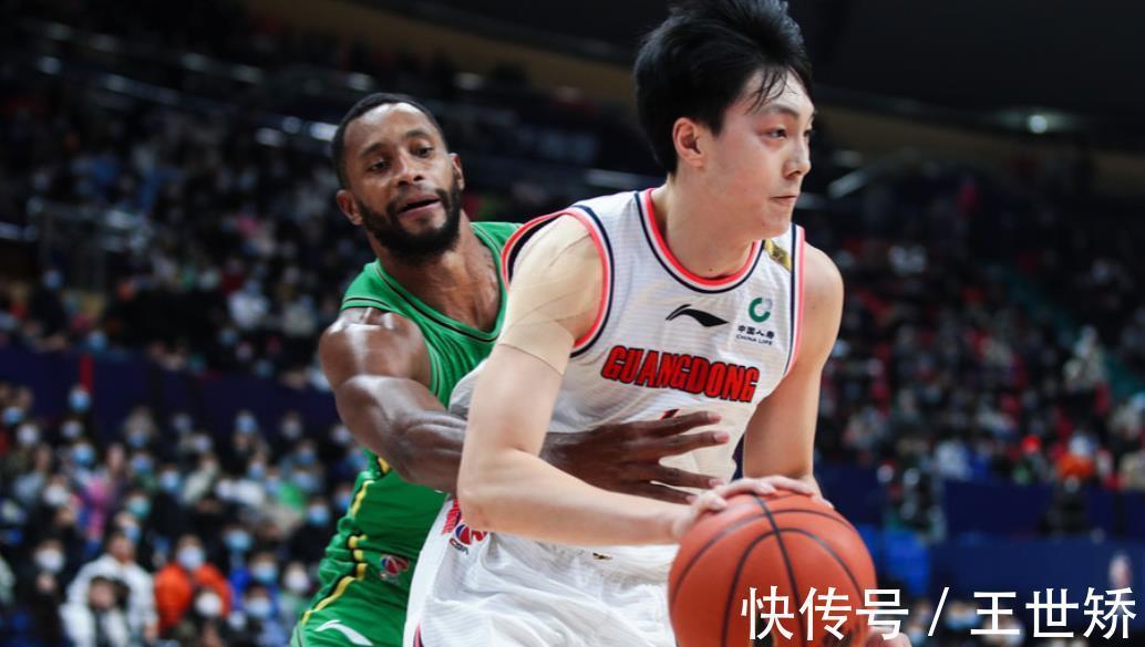 辽宁队|郭艾伦谈脚踝受伤:希望球员互相保护,对手投篮后自己都将脚撤出