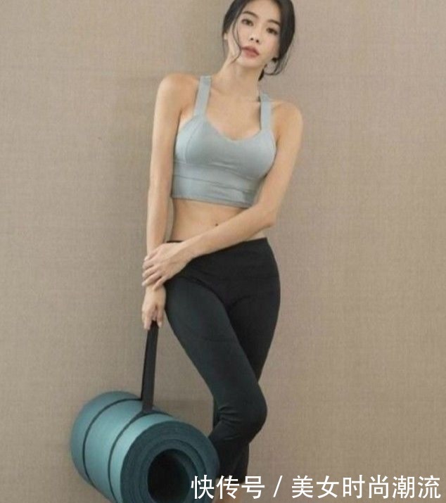 显瘦|性感紧身打底裤小姐姐,凹凸身材十分耀眼,即时尚又很潮