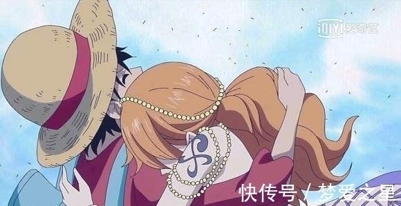 路飞|海贼王:女帝白星同款“宠溺”,罗宾也不差,可路飞只对她“好”