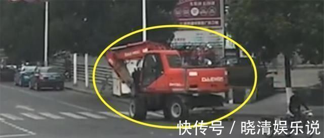 录取|14岁熊孩子花5元买钥匙,悄悄开走83万元挖掘机,网友建议录取