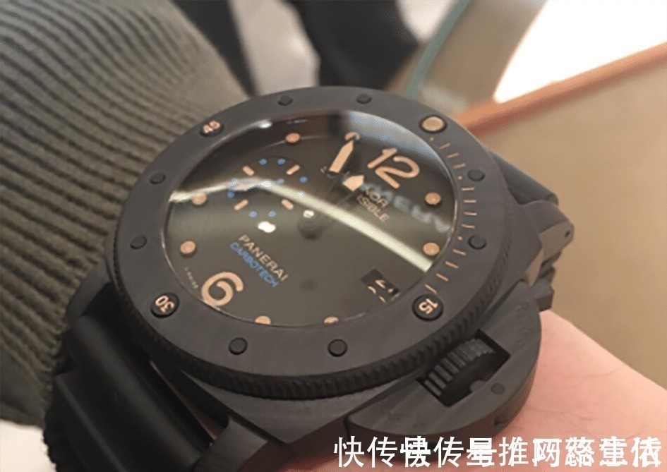 百年灵#爱运动的男士,想好今年夏天戴哪款手表了吗?盘点大表径腕表