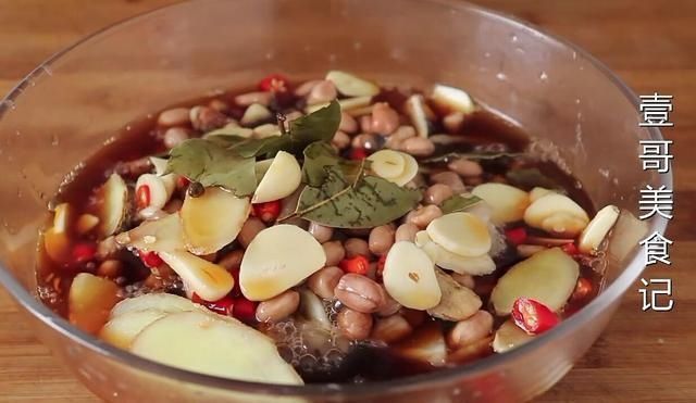  花生米|白萝卜怎么做最好吃，大厨教你，加1碗花生米，开胃下饭又解馋