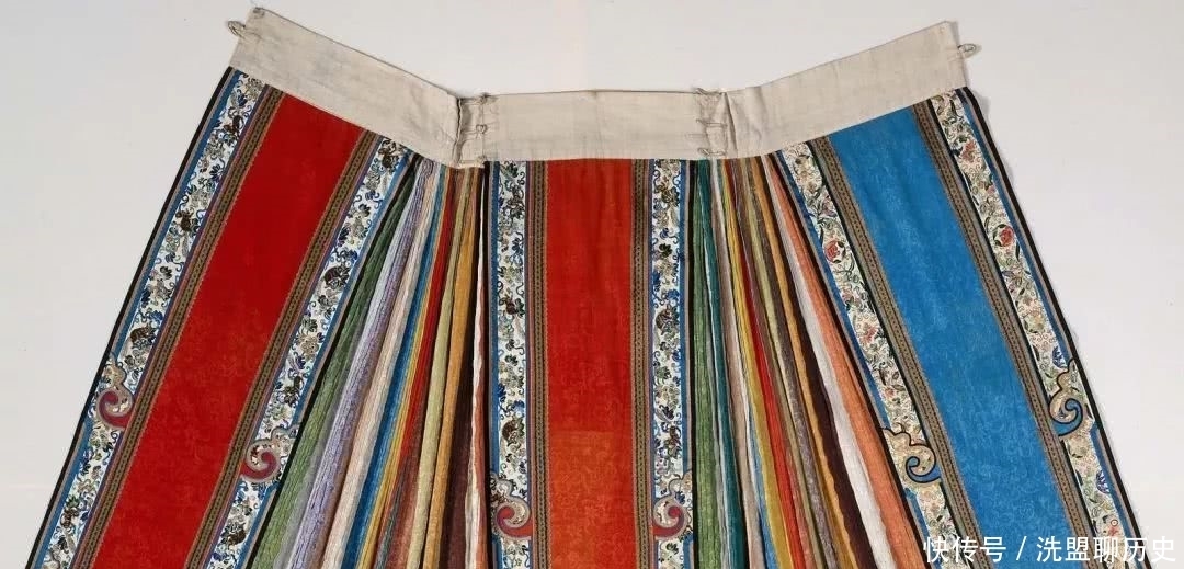 跟《红楼梦》讨一条中国风的裙子穿穿!