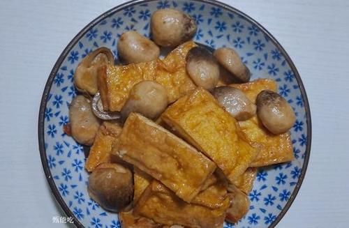 它比鸡肉贵，比鸡蛋好吃，加豆腐简单一炒，鲜嫩下饭，真香