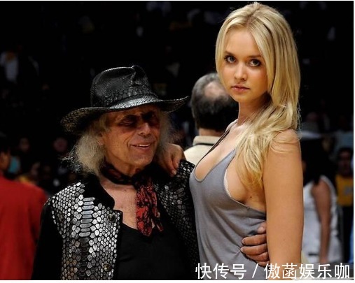 籃球員|他花兩億看了60年NBA,只坐最貴的第一排,每場(chǎng)都有不同超模相伴