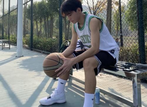 孩子|男孩的黄金身高不是1.8米,超过这个数值没优势,多数家长不知情