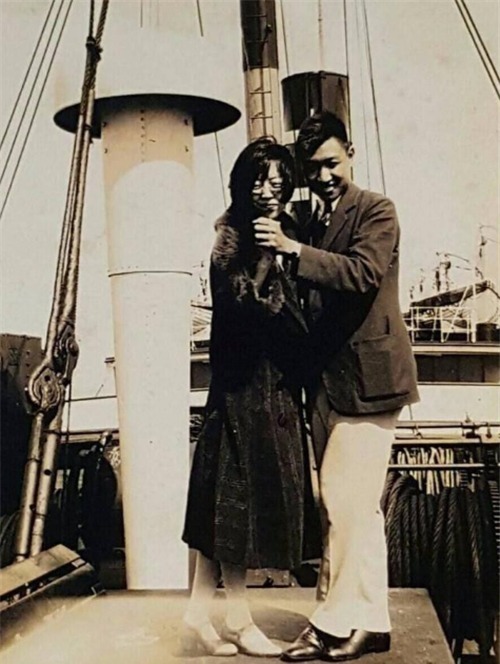  终于|初恋嫌她出身不好另娶他人，她痴心苦等52年，78岁终于嫁给他