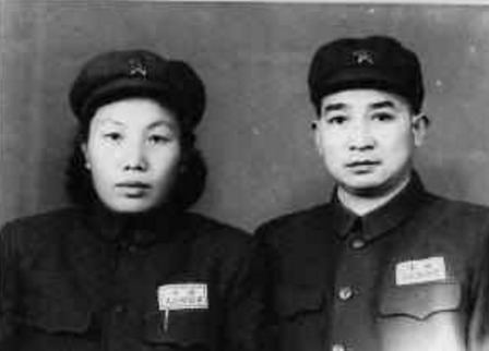 乡巴佬|开国上将妻子去看病,被人嘲笑“乡巴佬”,上将听后却哈哈大笑