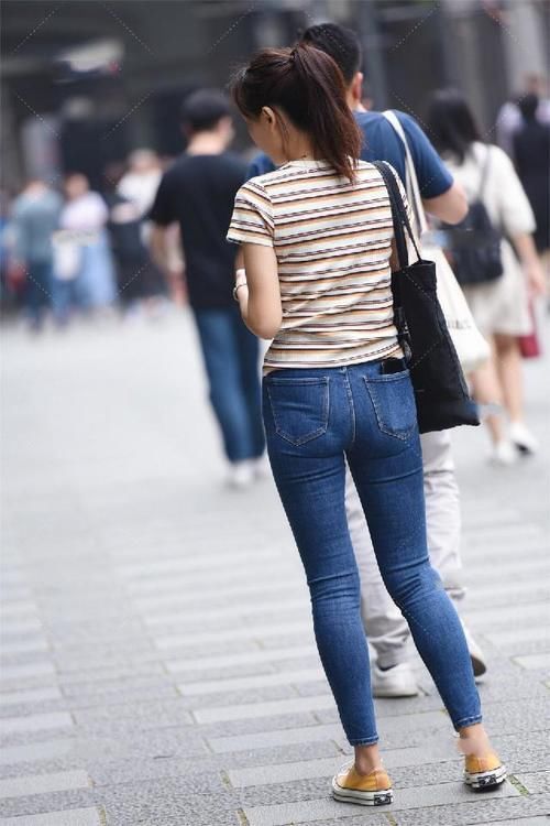 帆布鞋 优美修长的大美女,时尚优雅独特之美,晚上下班一起吃个饭吧