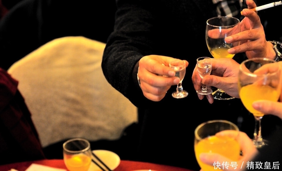 朋友|在酒局上交友,说这3句话的朋友不能结交,看完你就明白了