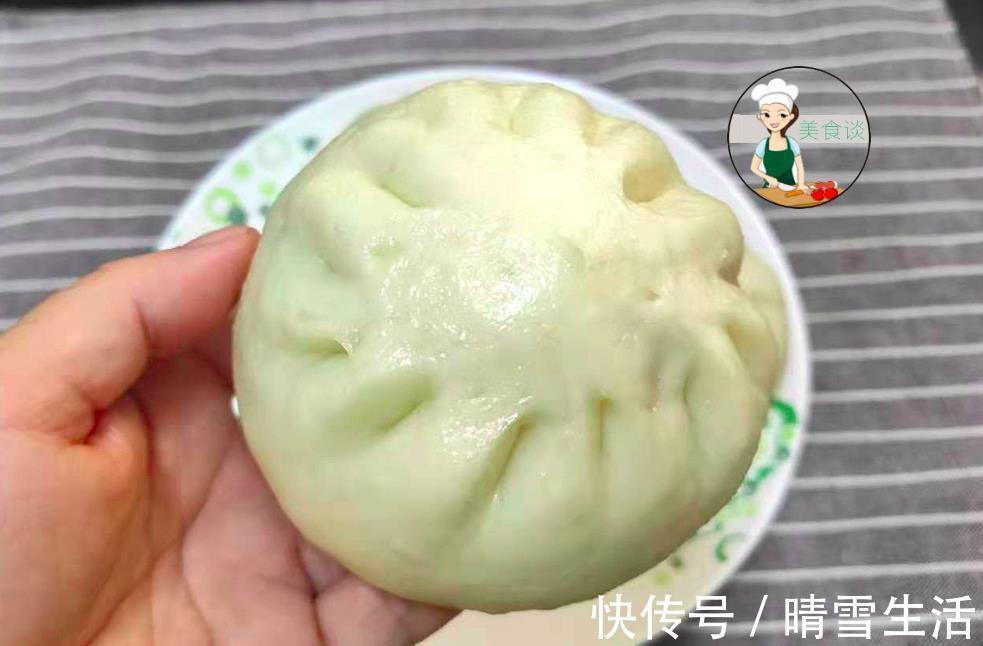 鲜香|夏天韭菜芹菜靠边站，此菜2块一斤，消暑清口，切碎蒸包子特美味