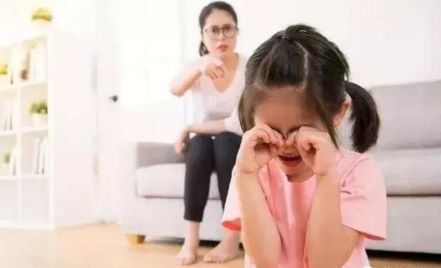 苏明玉|“新型家暴”正在蔓延,家长正在对孩子“施暴”,自己却浑然不知