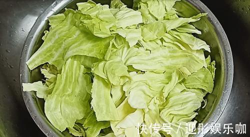 辣椒面|教你凉拌包菜的做法,牢记这几点,成菜好吃下饭,做法简单又营养