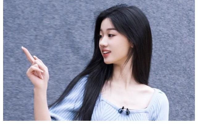 韩红|韩红录节目时摔手卡，大吼“别拍了”！真性情还是没礼貌？