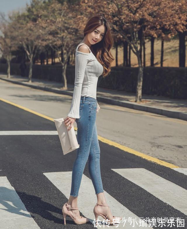 穿搭 苗条丽人穿搭牛仔裤,气质高雅很有女人味,时髦有个性!