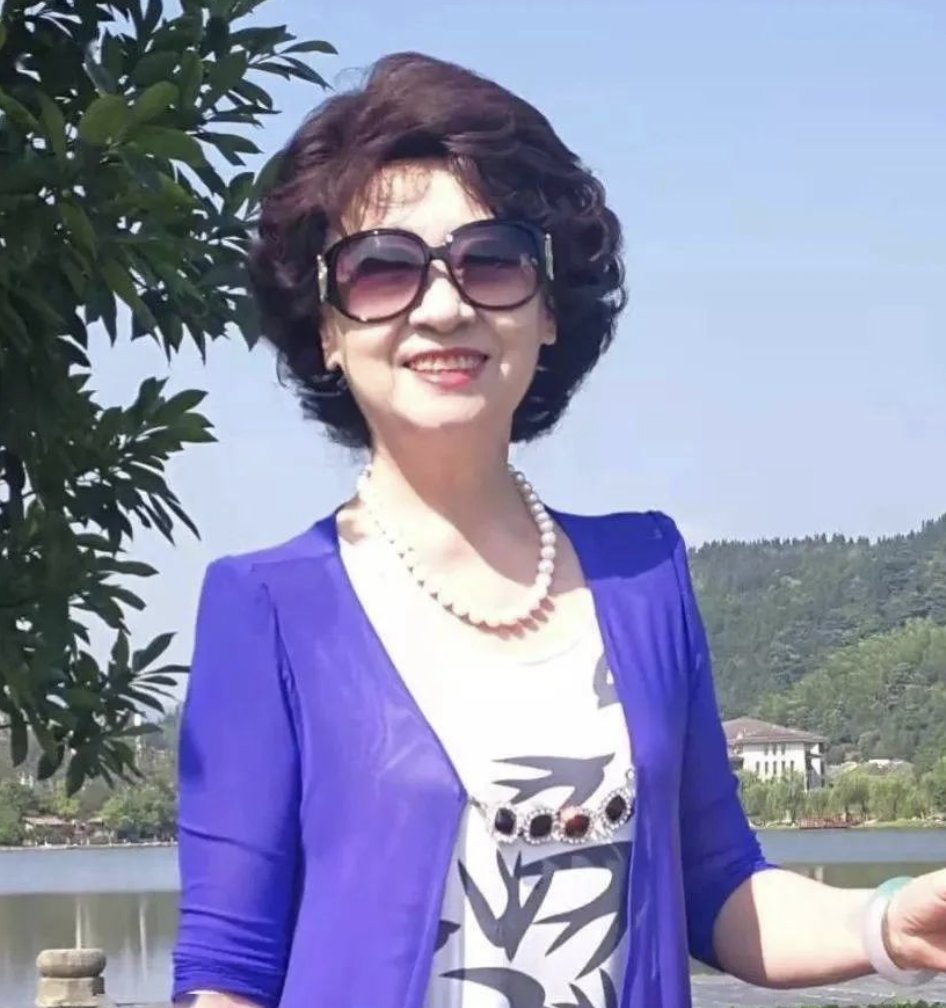 主持人张悦:我这辈子最正确的决定,就是嫁给了一个普通丈夫 - 360娱乐,你开心就好