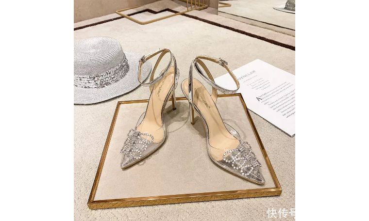 集美们,天热了,小脚丫也要有美丽过夏的新装哟!