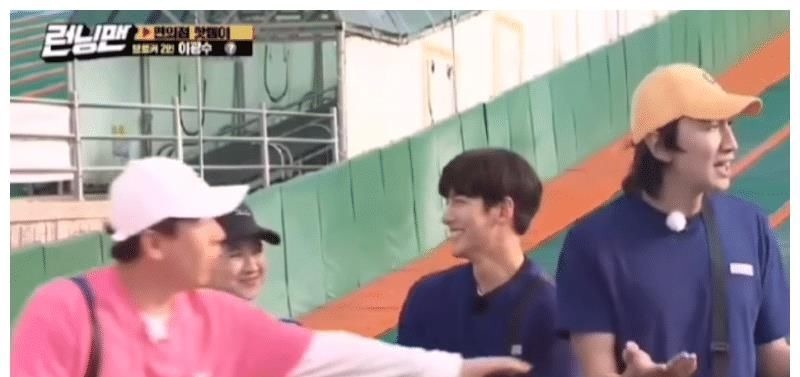 李光洙不跑了,1米92的长颈鹿受伤了,活了11年的综艺节目真老了