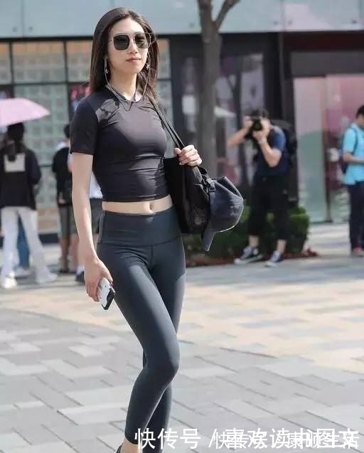 版型 俏皮可爱的打底裤美女,富有青春朝气,回头率特别高