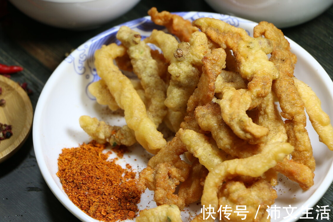 技巧|炸酥肉,究竟放不放鸡蛋?大厨教你调糊技巧,酥肉香酥不油腻