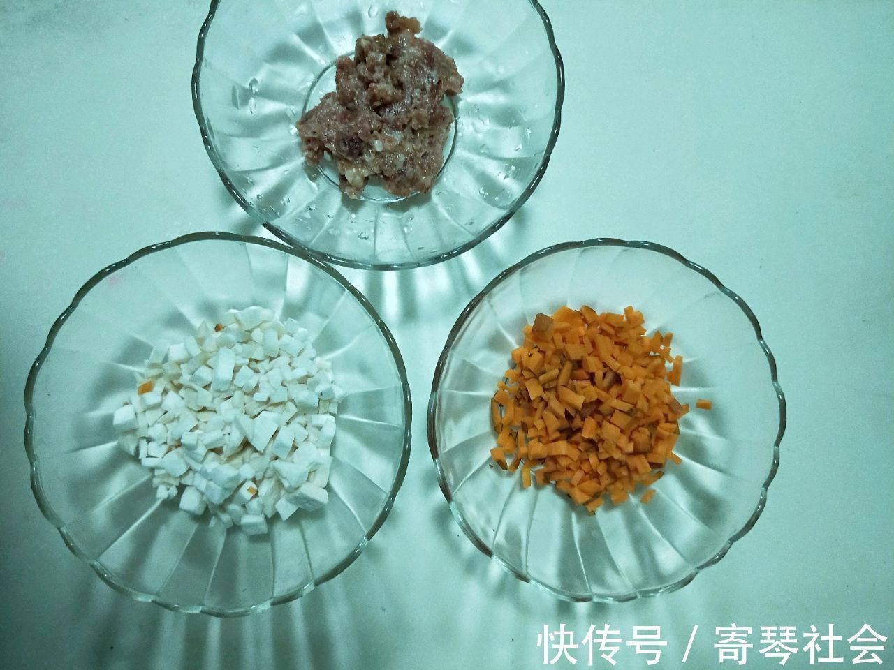 杏鲍菇|鲜香四溢肉酱拌面，健康营养，美味可口