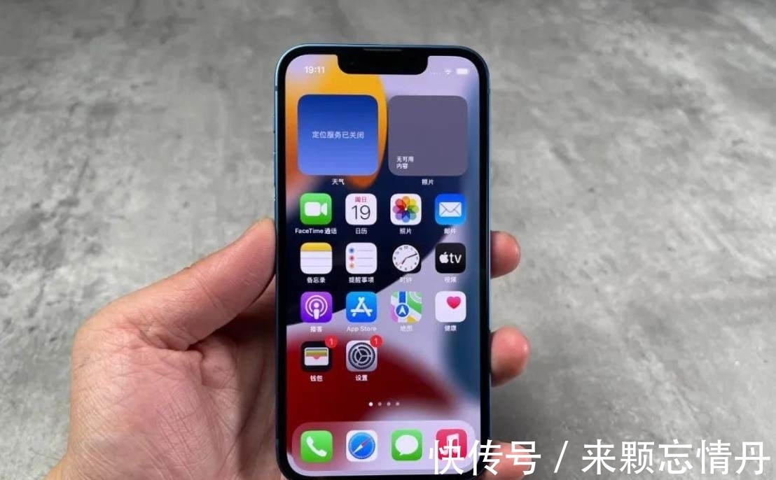 iphone13|不走寻常路!华为缺席无力对抗iPhone13,小米靠颜值赢下一局