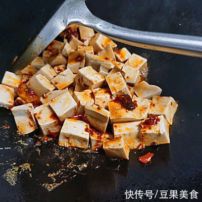 下饭神器麻婆豆腐，拌饭还能吃三碗
