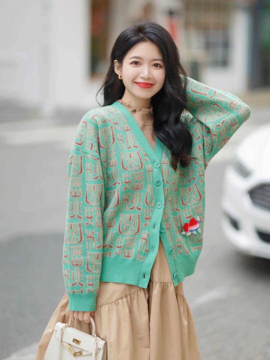 小仙女们 日常穿搭没头绪?快来看看这些简约大方的气质穿搭,谁穿谁美