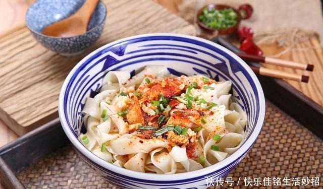 父母不在,媳妇精心做了4道菜,晒朋友圈引来嘲笑多久没吃米饭