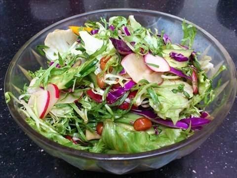  美食优选：爆炒牛肚，腐竹小炒肉，青椒蒜苗炒腊肉，爽口大拌菜的做法