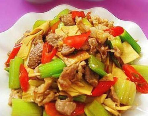  精选|精选美食：三丝炒大白菜、西芹炒豆皮、蟹黄豆腐的做法