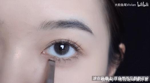 芽芽|别再画眼影了,这种眼妆才是真的又纯又欲啊