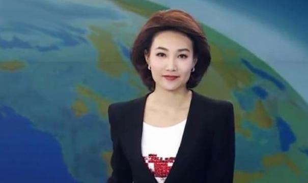 近照 42岁李梓萌近照,戴假发主持13年,摘下头套瞬间惊艳众人