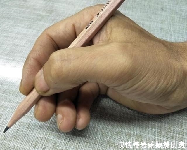 关节|宝宝写字超工整,小学老师看了直摇头,这种孩子上学后很吃亏