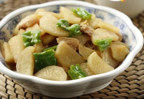 萝卜别腌着吃，和它是绝配，简单炒一炒，营养滋补，不懂可惜了