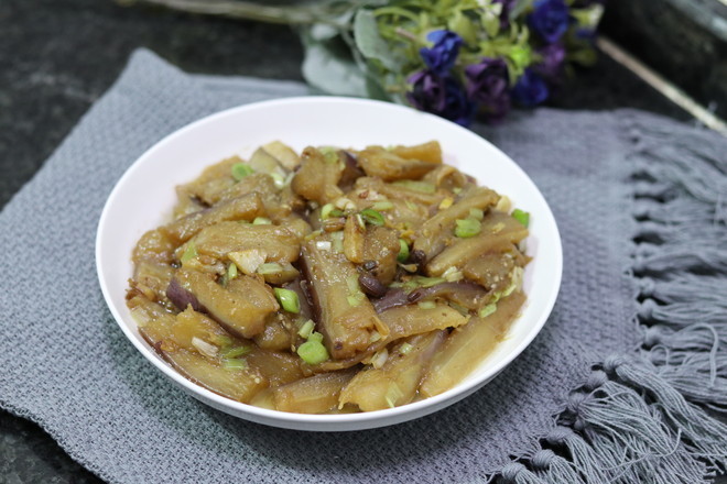 大厨教你做茄子，简单无油烟，就算不吃肉也要吃它，超过瘾！