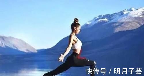 iii|瑜伽站立劈腿操练,如许循规蹈矩进来,实在不难