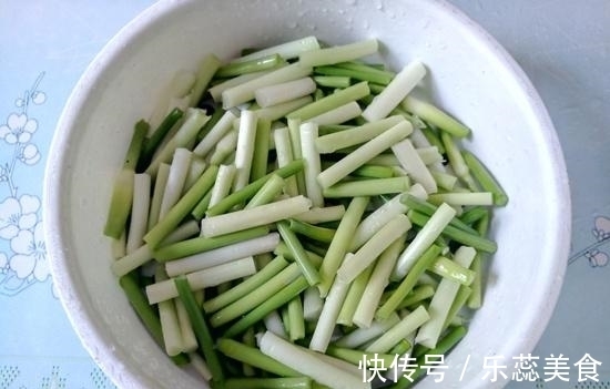 蒜条|“它”是猪身上的宝,孩子常吃身体强壮长高个,隔三差五就要吃!