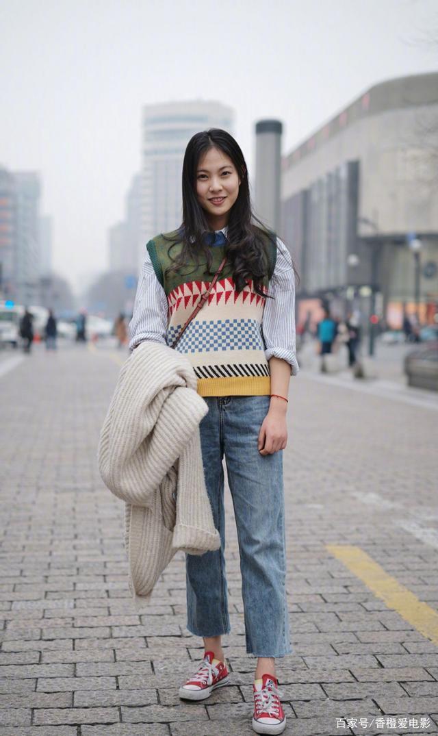 美女街拍穿搭平生不会相思,才会相思,便害相思