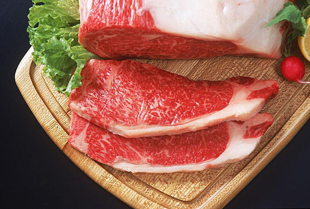 主食|减肥不能吃花生营养师提醒若不想腰上长赘肉,少吃5种食物