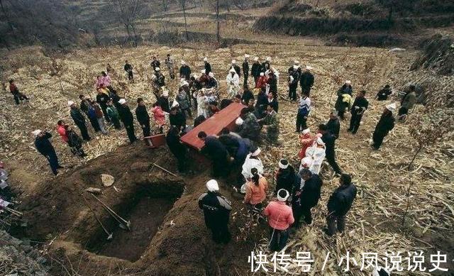 祭拜#“雨打坟,出贵人;雨打棺,财人疏”,别不信,是有讲究的!