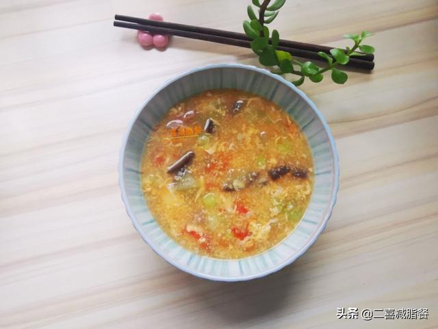食谱|7种食材，1000毫升，4碗，热量仅320大卡，营养减脂餐这样搭配