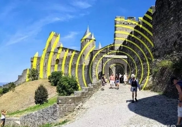 笑脸&一组让人以为是PS出来的真实场景,天上的笑脸表情是谁发出来的?