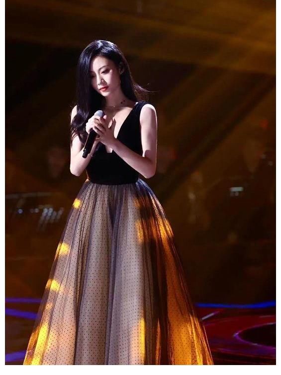 深大学子获中国好声音全国总冠军！为粤语歌坛注入活力