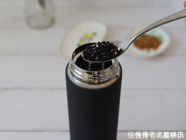 花青素|“天然花青素”被发现,每天拿它泡水喝,延缓衰老,40岁不显老