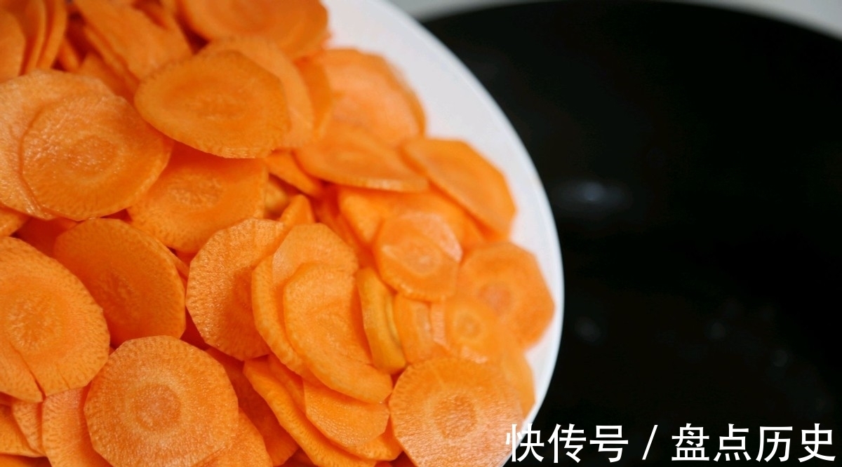 胡萝卜|孩子不爱吃胡萝卜？试试将胡萝卜做成小零食，没有添加放心吃